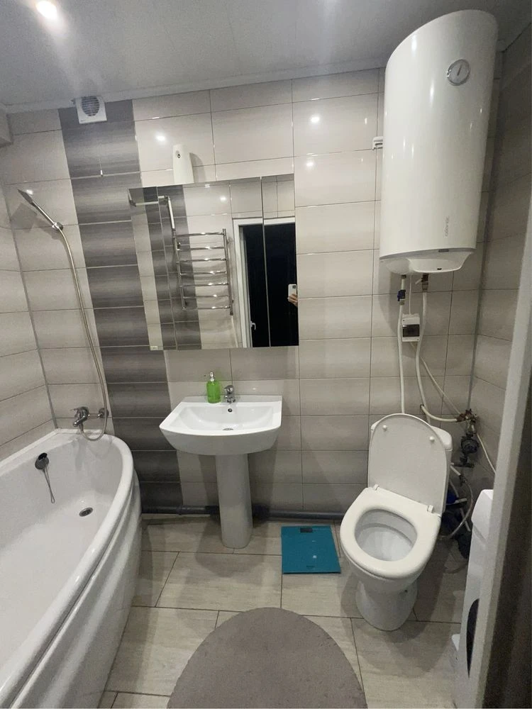Продається квартира в центрі, 2-кімнатна, нового планування