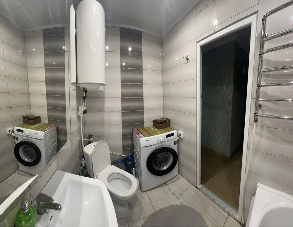 Продається квартира в центрі, 2-кімнатна, нового планування