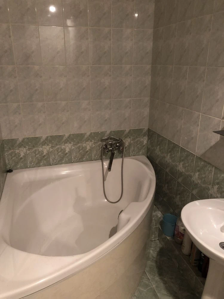 Продам 2 кімнатну квартиру в центрі