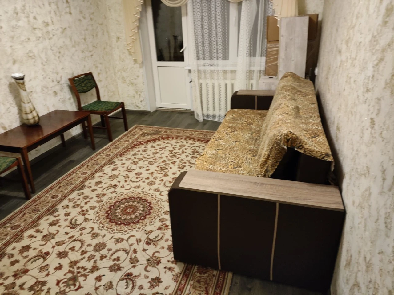 Продам квартиру 2-х кімнатну на 40-років