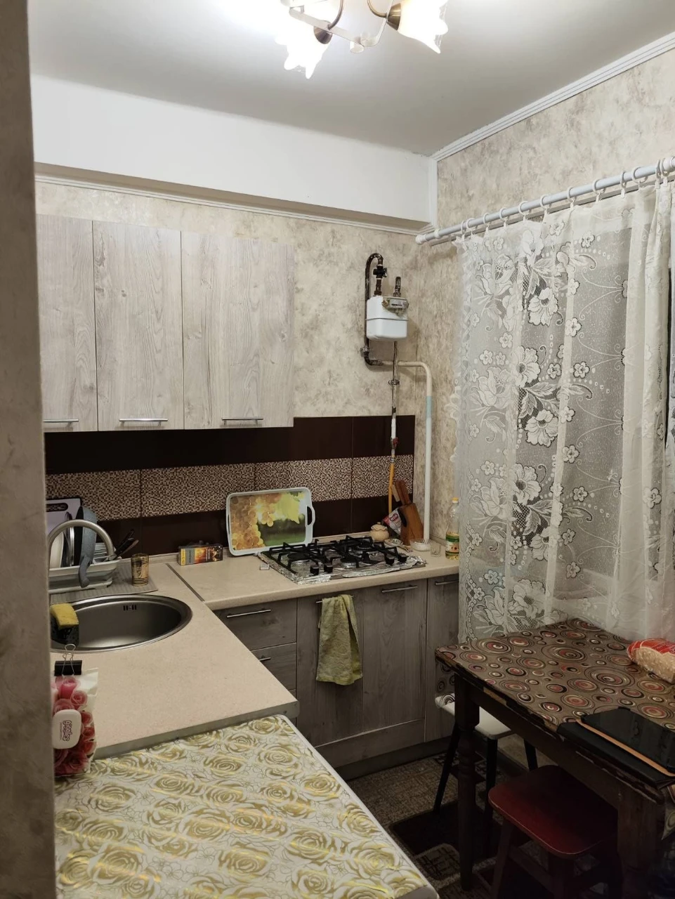 Продам квартиру 2-х кімнатну на 40-років