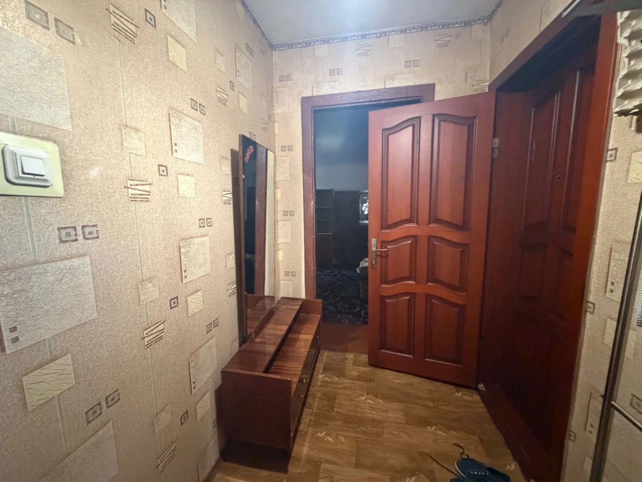Продается 2-комнатная квартира, центр