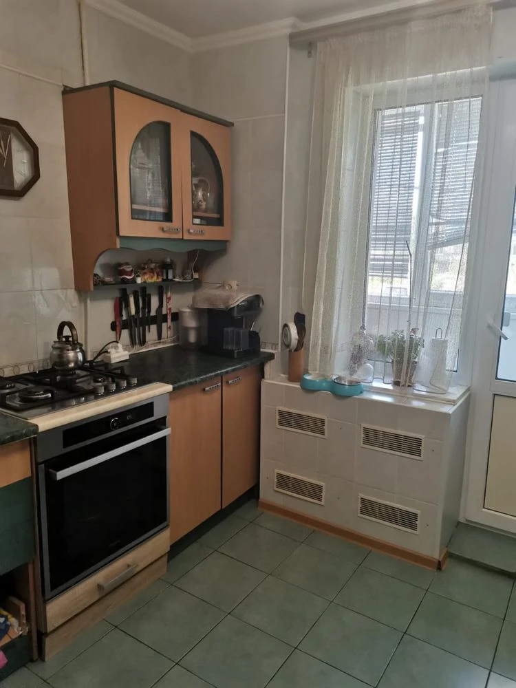 Продам 3-х кімнатну квартиру з меблями та технікой