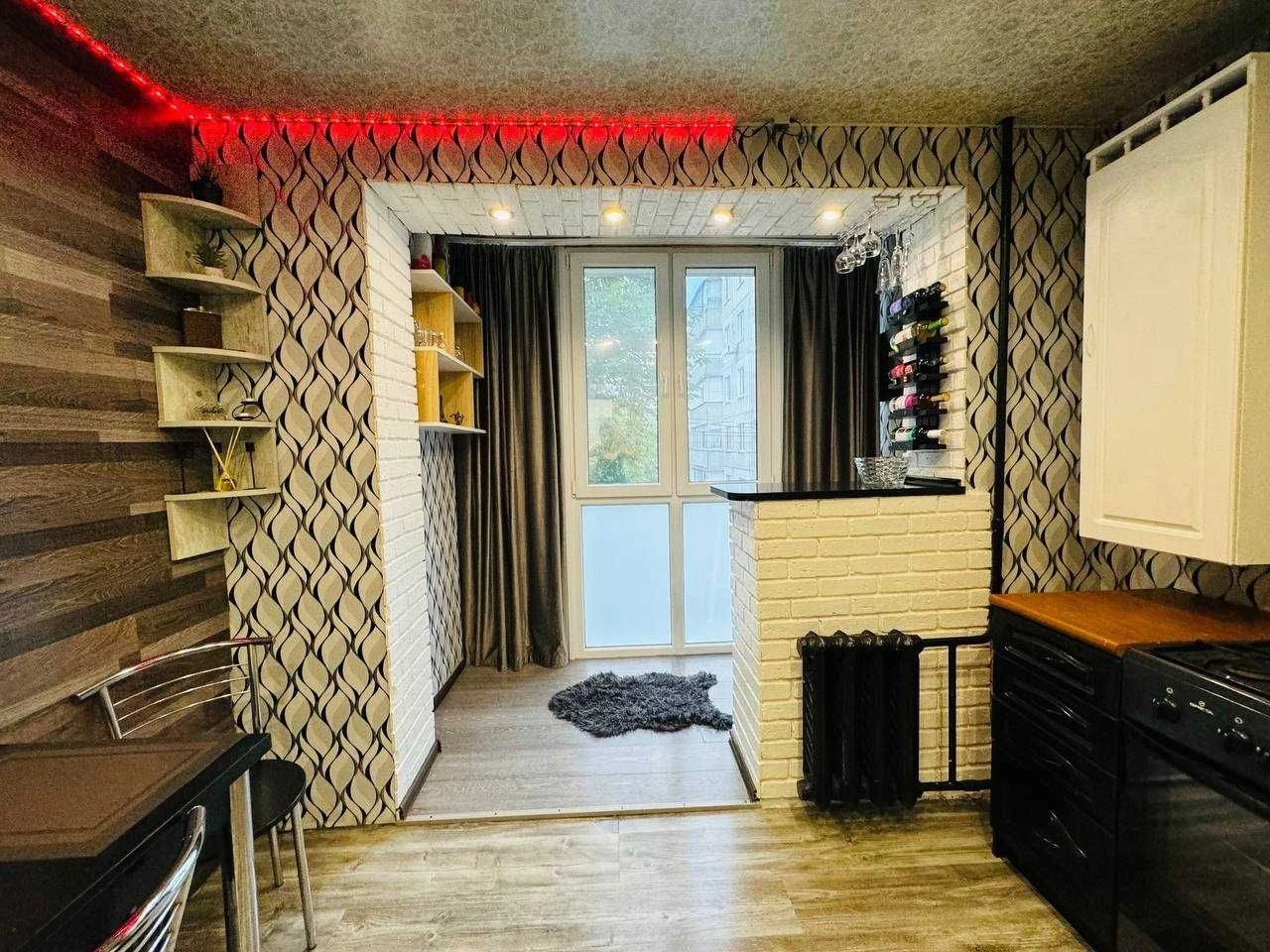 Продаж 2-кімнатній КВАРТИРИ, ЦЕНТР міста. Дизайнерський ремонт.