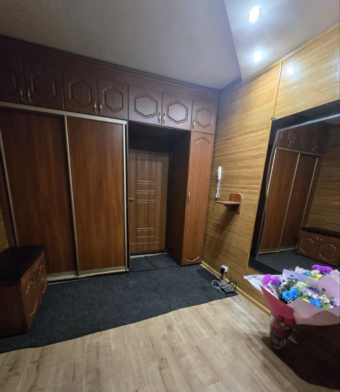 Продается 2-комнатная квартира в центре