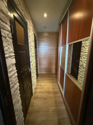 Продам 2-х кімнатну квартиру в центрі