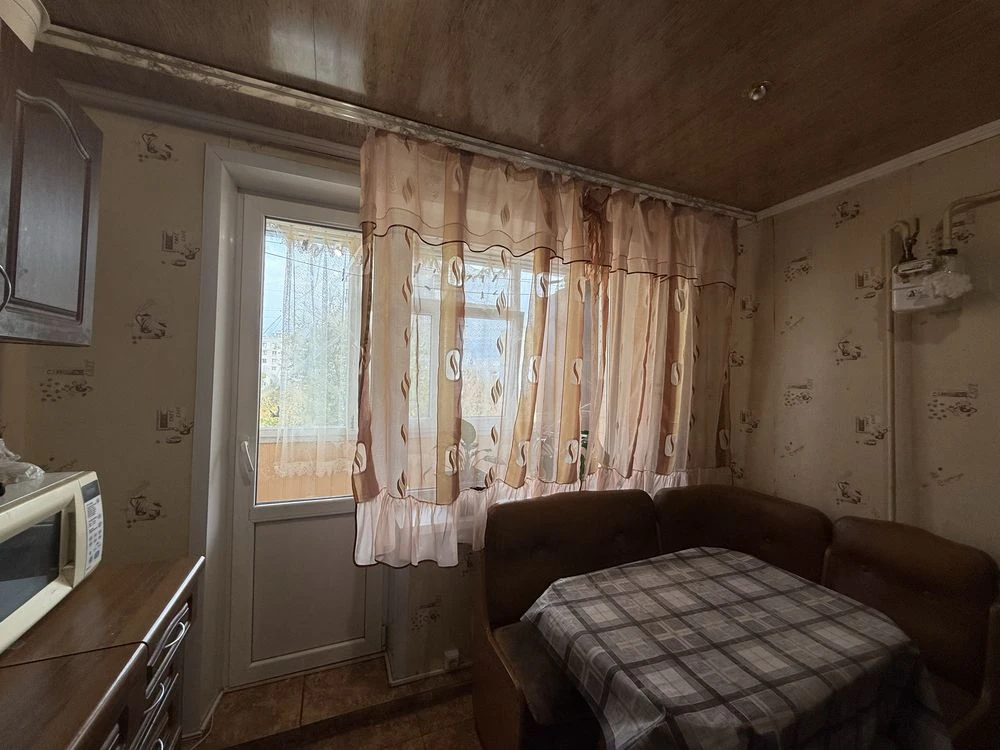 Продам 2-х кімнатну квартиру в центрі
