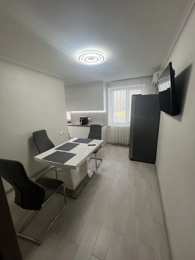Продаж квартири 4х кімн. ПЗТО