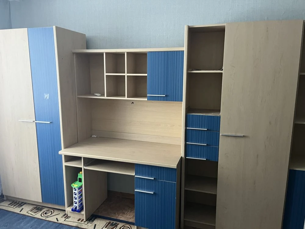 Продається трикімнатна квартира