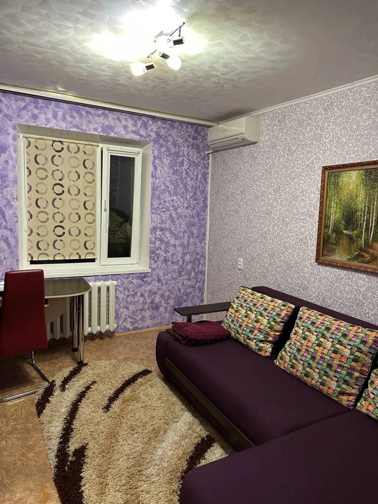 Продам 2х кім  квартиру . РТС