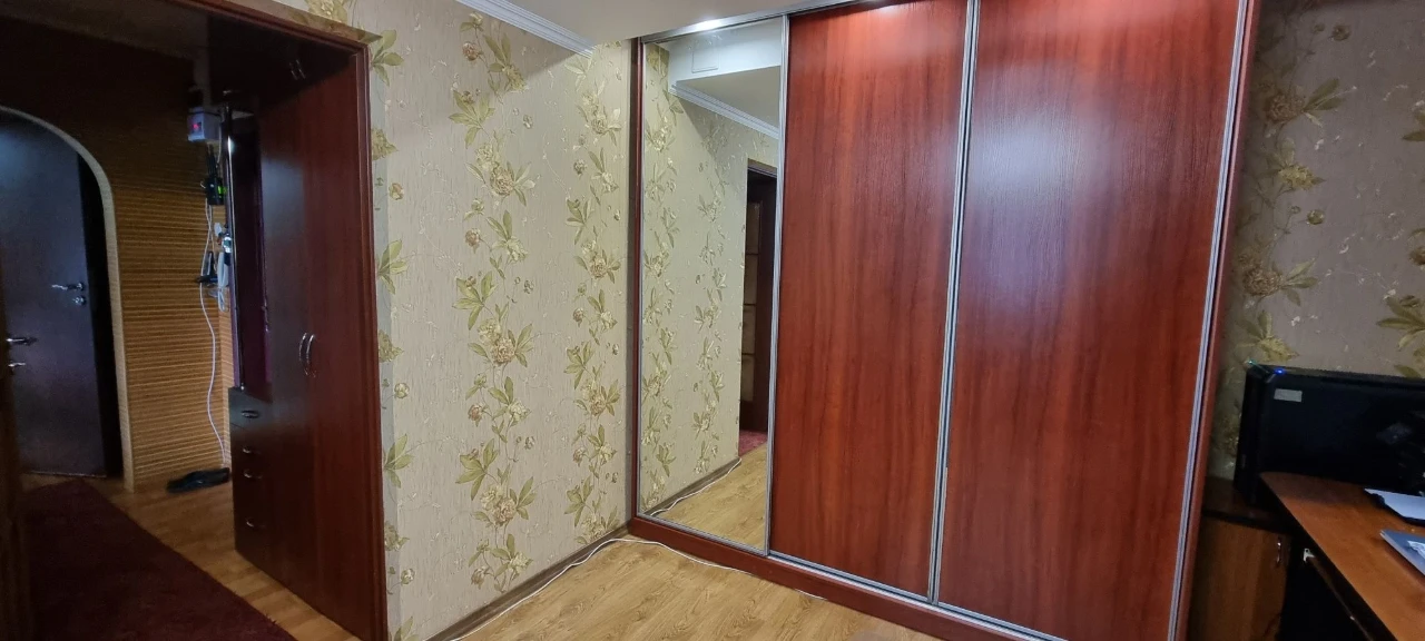 Продається 2-кімнатна квартира в будинку ПШС