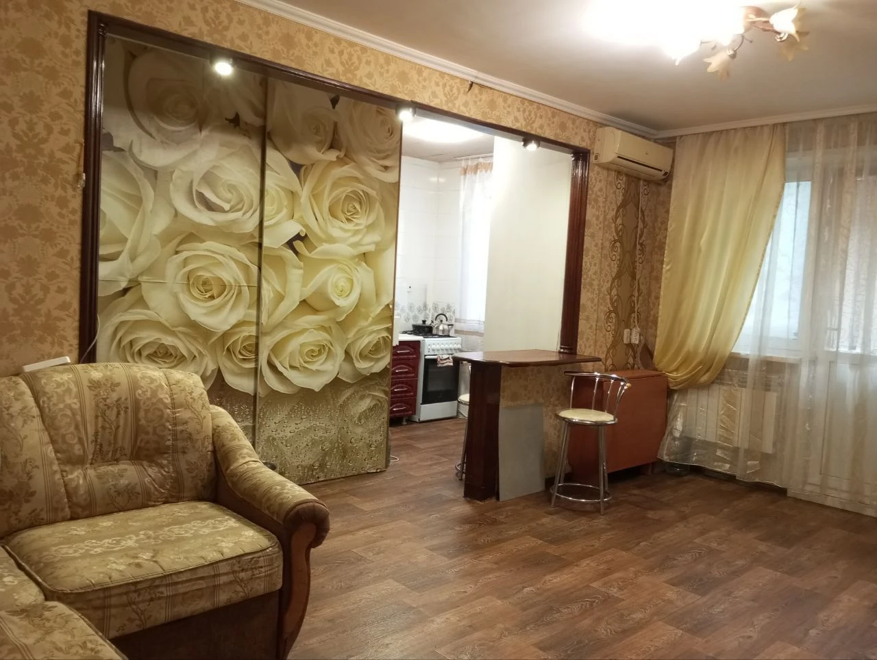 Продається 3-кімнатна квартира+гараж