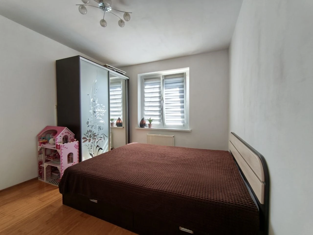 For Sale 2-bedroom apartment in the microdistrict of the city of Synelnykove