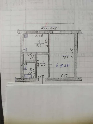 Продається однокімнатна квартира з індивідуальним опаленням.