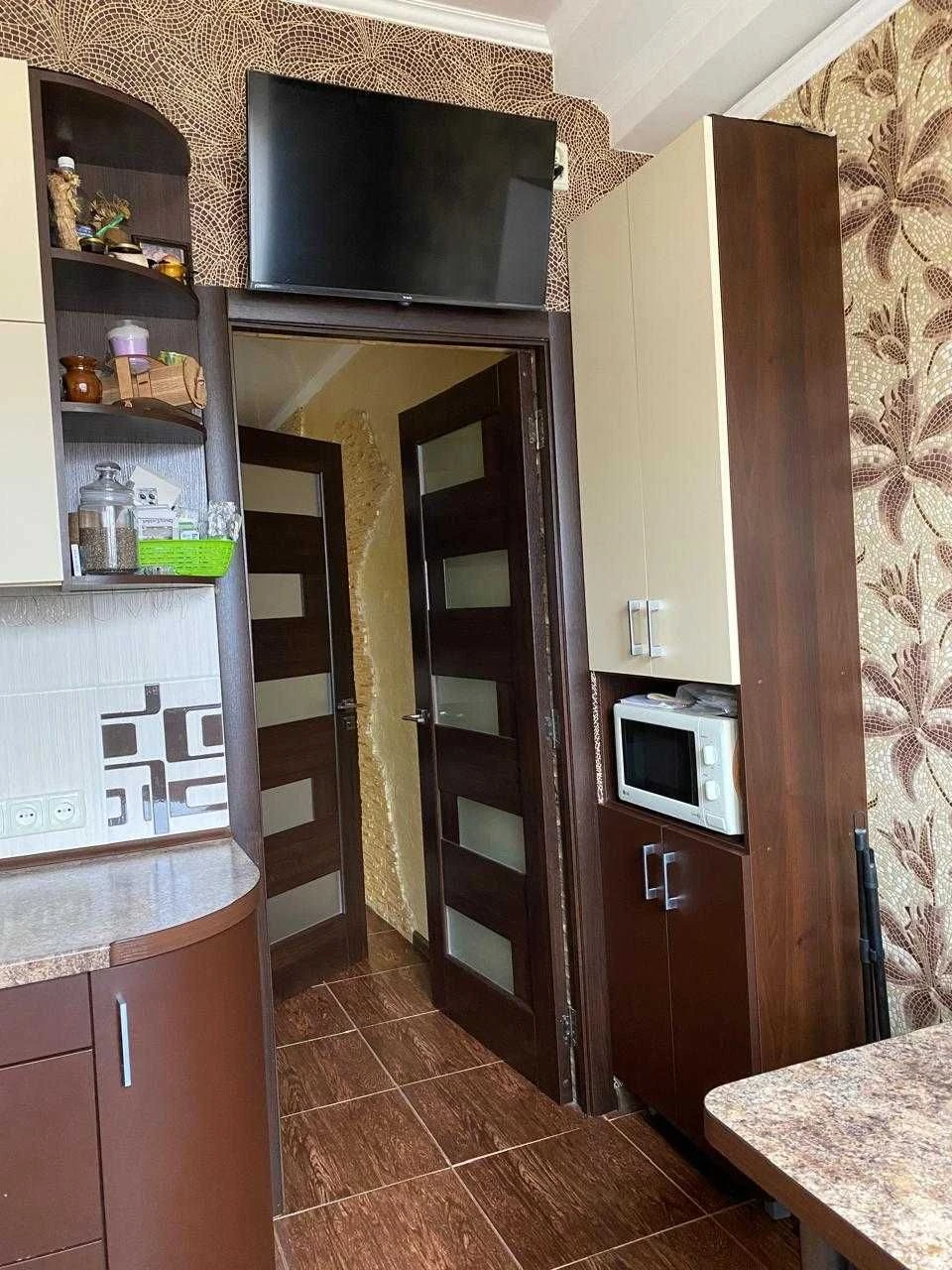 2-room apartment for sale with a garage. WITHOUT RENT!!
