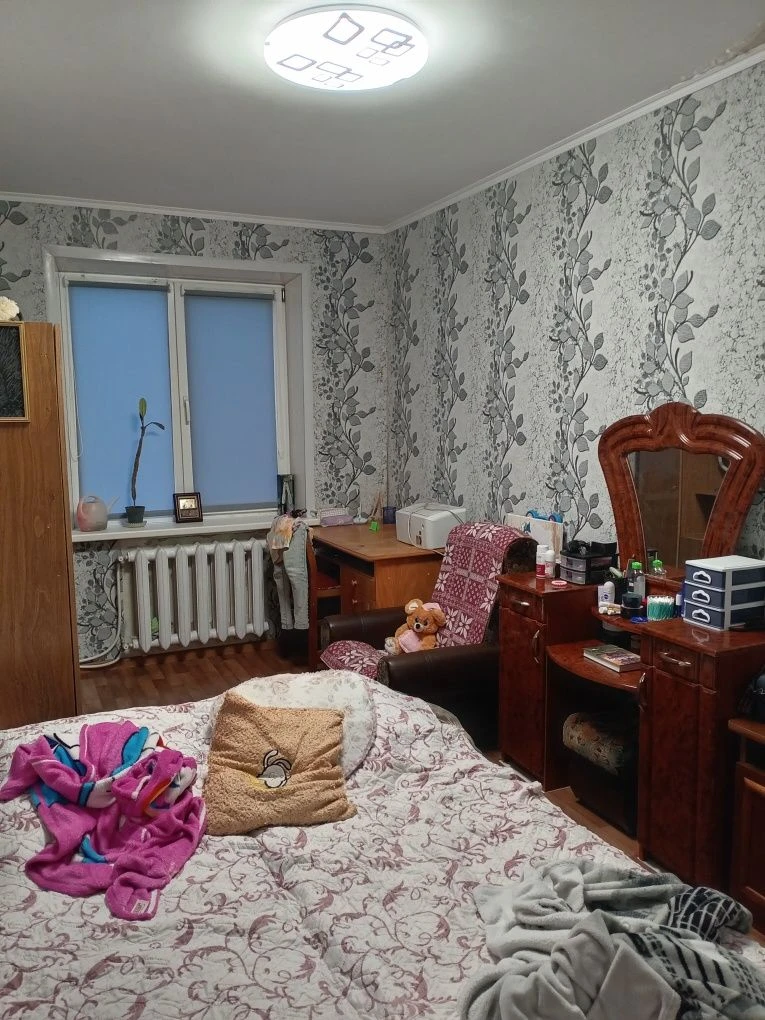 Продам 3х - кімнатну квартиру.
