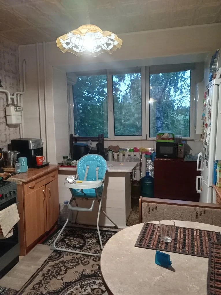 Продам 3х - кімнатну квартиру.