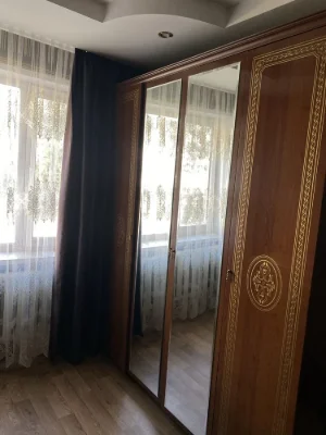 Продам 2-кімнатну квартиру з ремонтом та частково меблями
