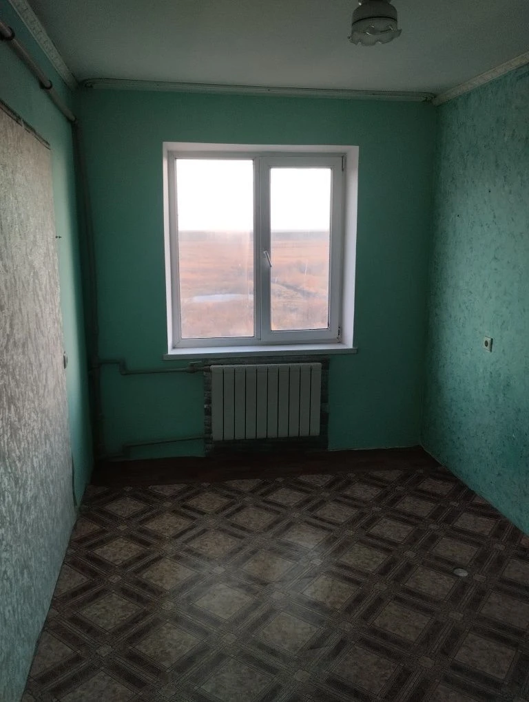 Меняю на хороший автомобиль трёхкомнатную квартиру новой пла