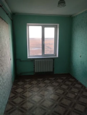 Меняю на хороший автомобиль трёхкомнатную квартиру новой пла