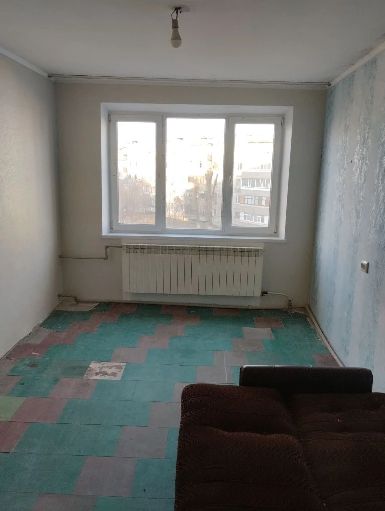 Меняю на хороший автомобиль трёхкомнатную квартиру новой пла