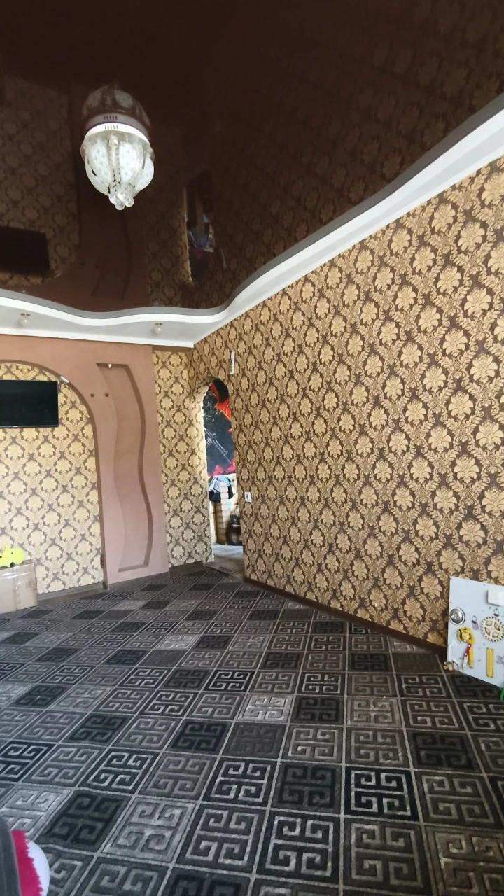 Продам 3-кімнатну квартиру (торг, сертифікат)