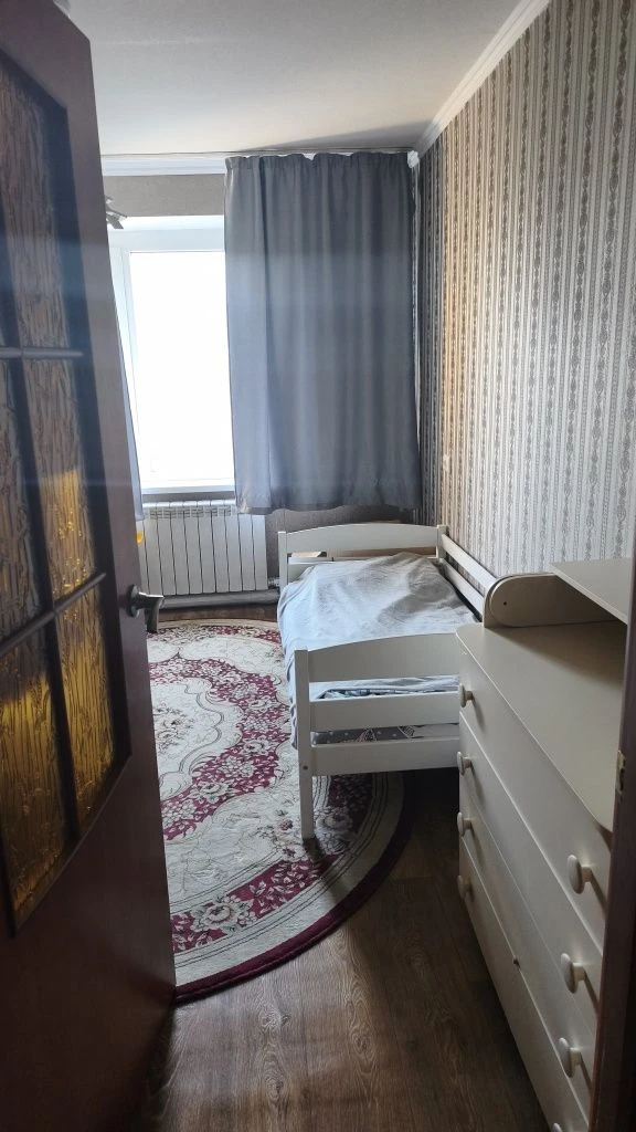 Продам 3-кімнатну квартиру (торг, сертифікат)