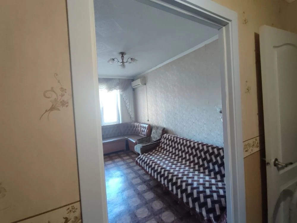 Продается 4-комнатная квартира в г. Терновка, ул. С. Маркова