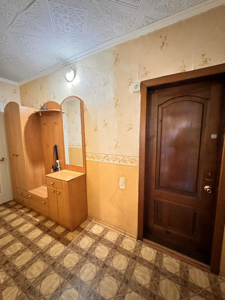 Продается 4-комнатная квартира в г. Терновка, ул. С. Маркова