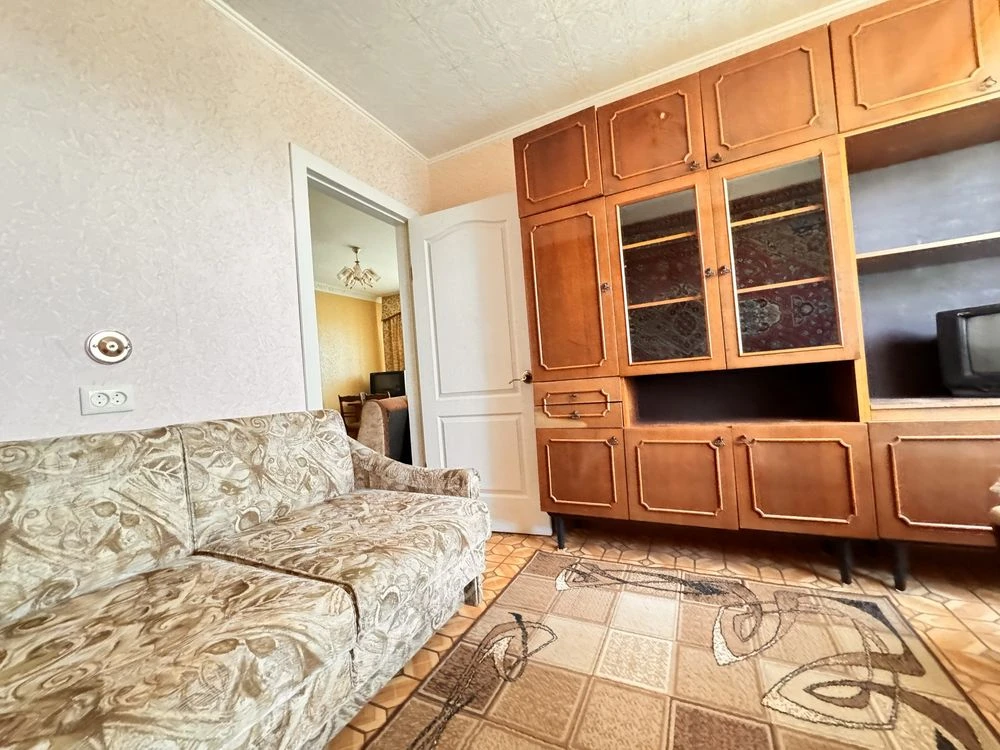 Продается 4-комнатная квартира в г. Терновка, ул. С. Маркова