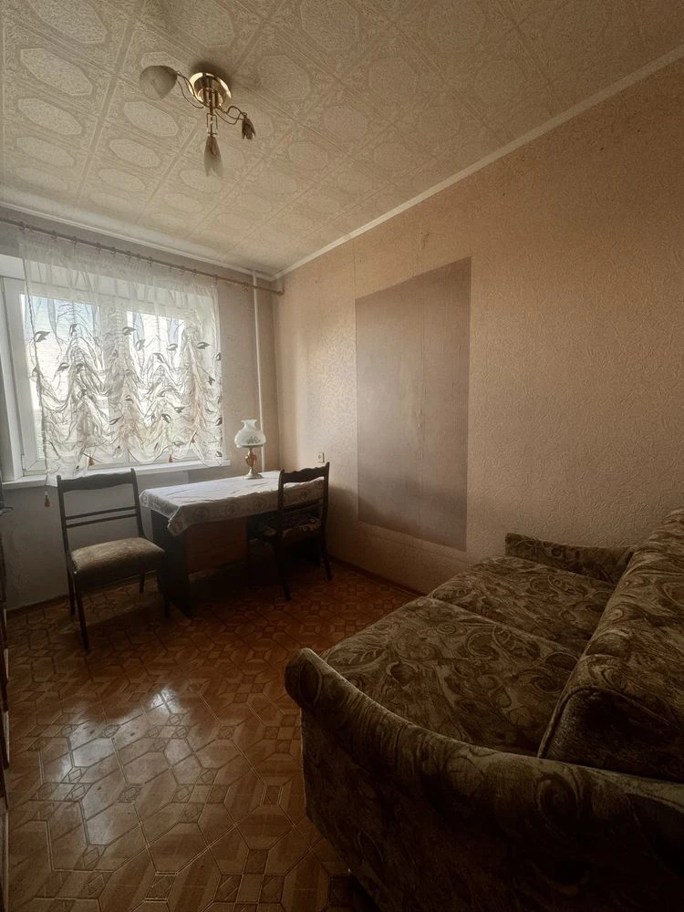 Продается 4-комнатная квартира в г. Терновка, ул. С. Маркова