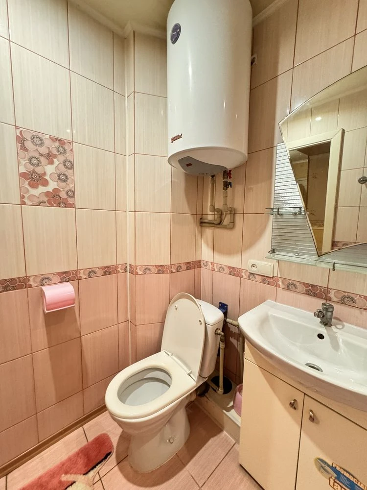 Продается 4-комнатная квартира в г. Терновка, ул. С. Маркова
