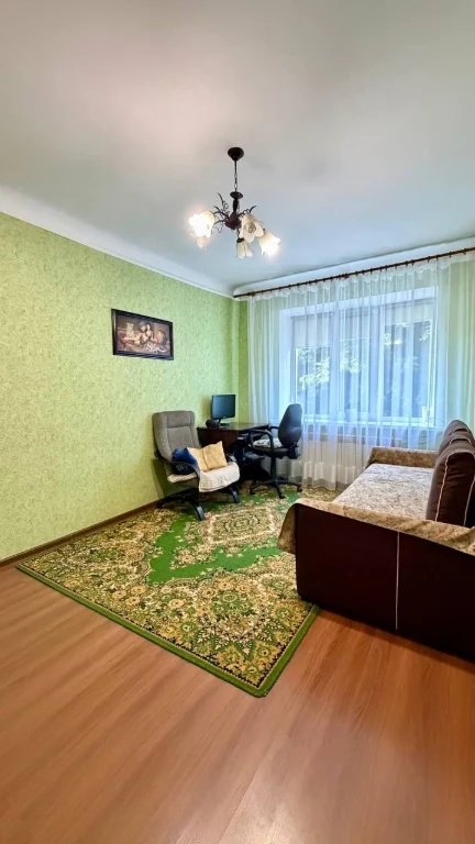 Двокімнатна квартира розташована в тихому центрі міста