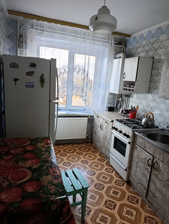 Продам 4 кімнатну квартиру