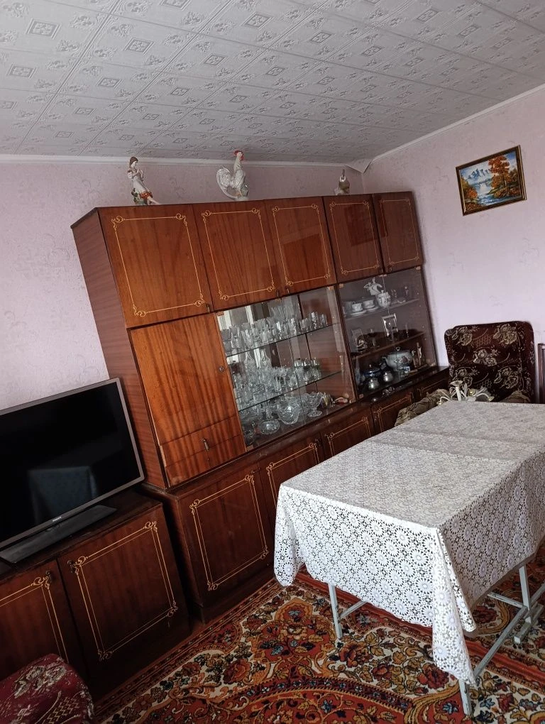 Продається чотирикімнатна квартира