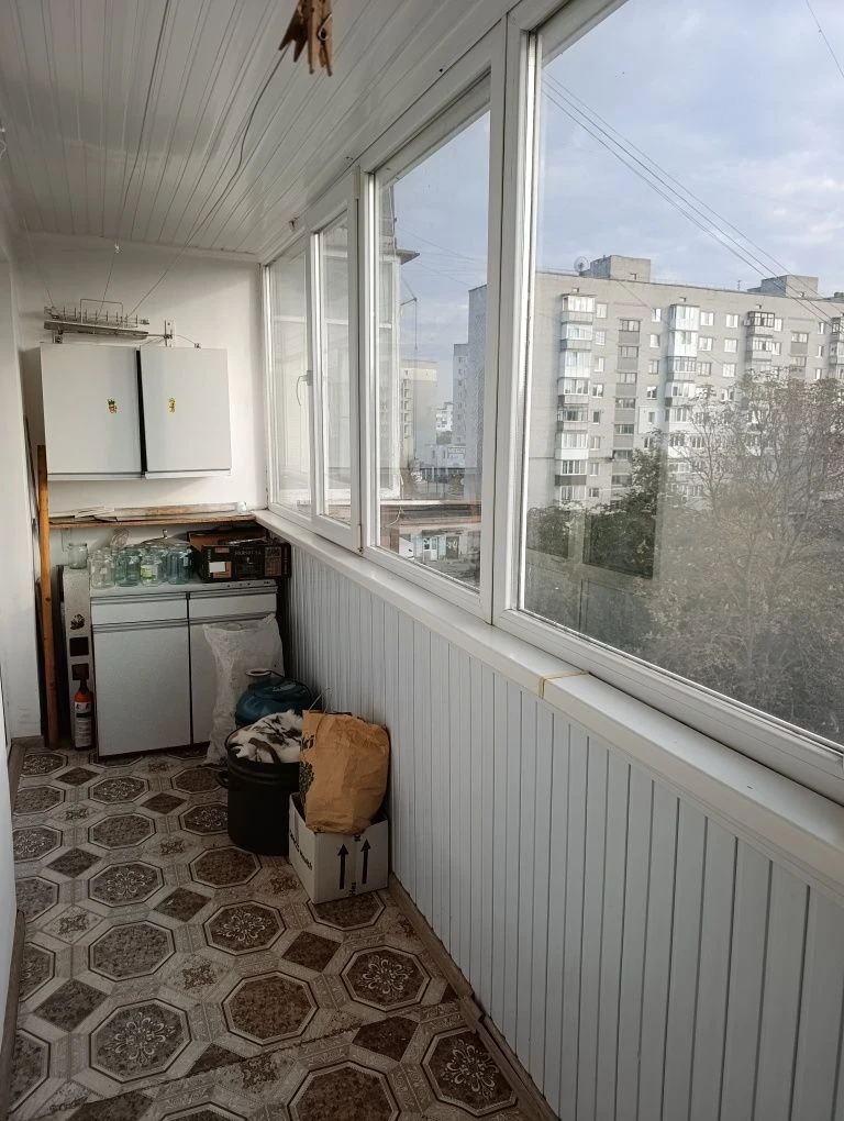 Продається чотирикімнатна квартира