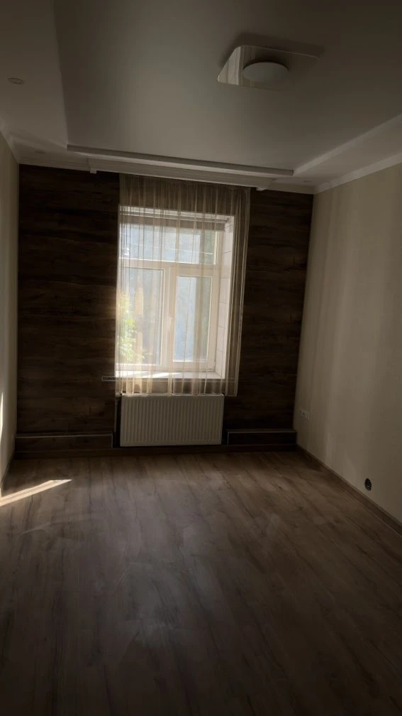 3-кімнатна 61 м² | ЦЕНТР | 2 поверх | АВТОНОМНЕ ОПАРЮВАННЯ