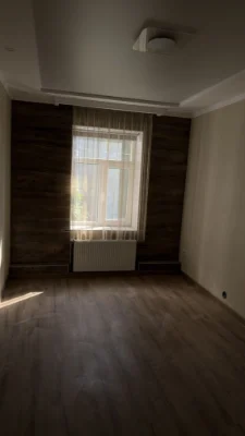 3-кімнатна 61 м² | ЦЕНТР | 2 поверх | АВТОНОМНЕ ОПАРЮВАННЯ