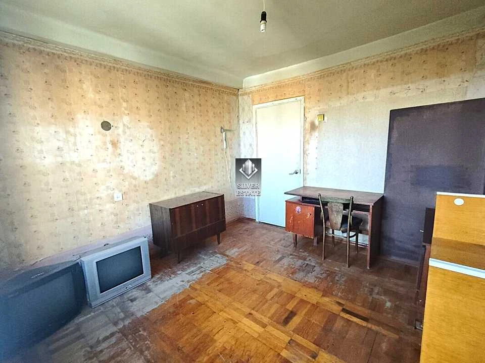Apartment. Zaporizhzhia, Charivna St.