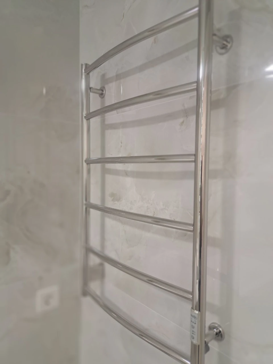 Продається 2 км, 3 поверх, 5 кімнат, ринок