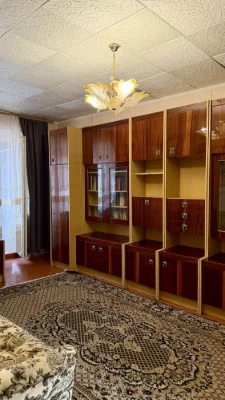 Продається трикімнтана квартира з автономним опаленням