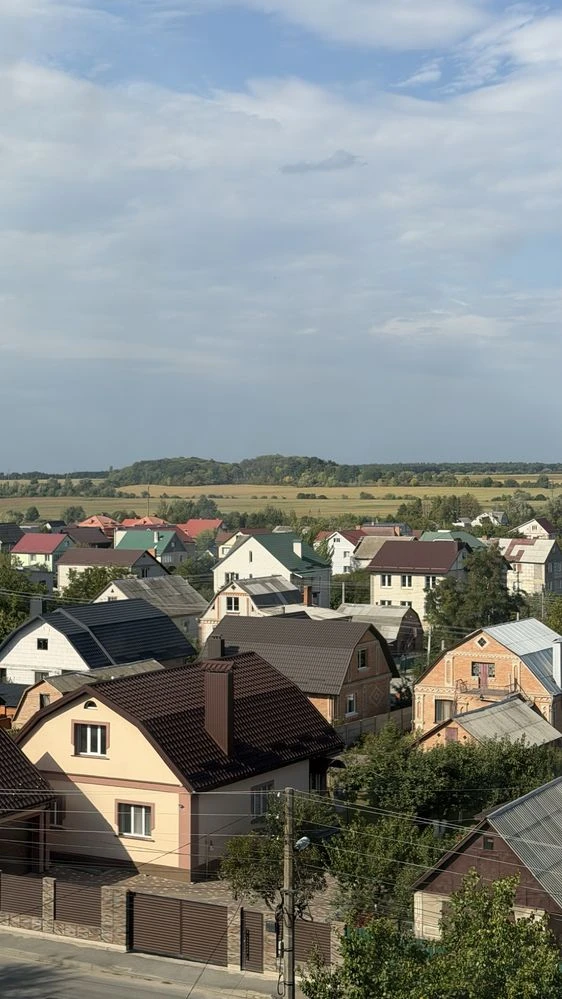 Продається трикімнтана квартира з автономним опаленням