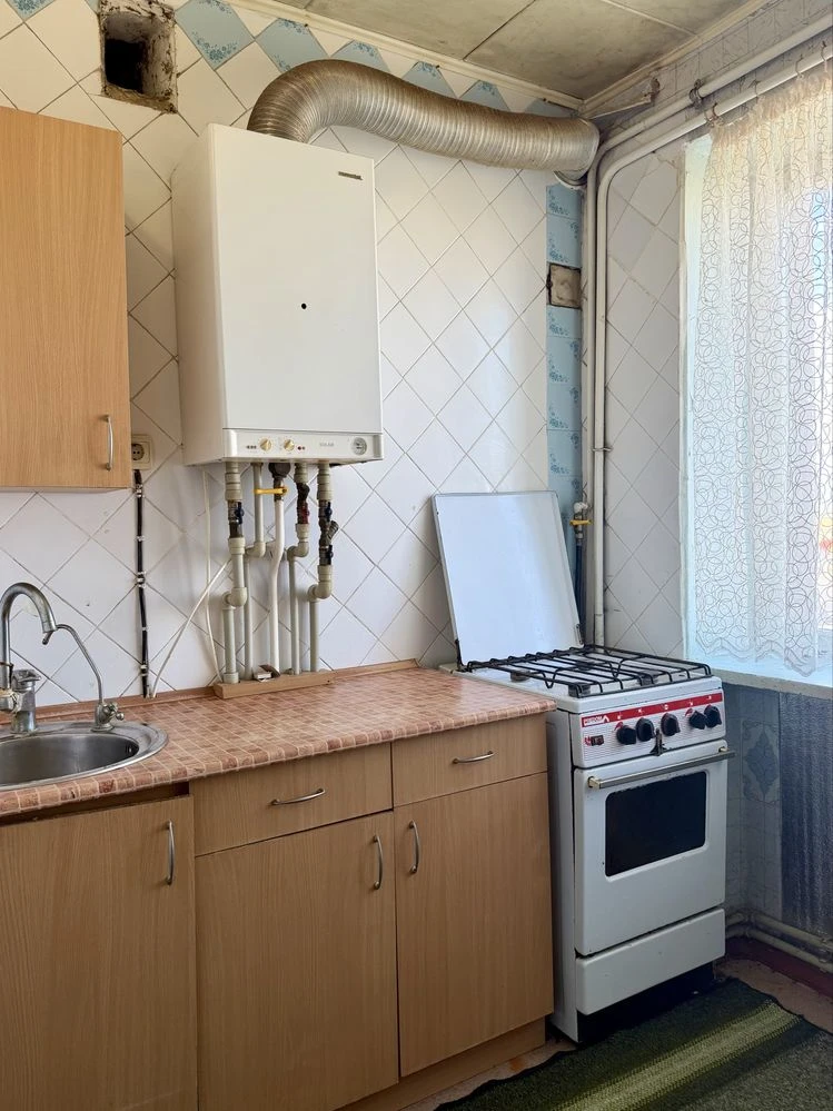 Продається трикімнтана квартира з автономним опаленням