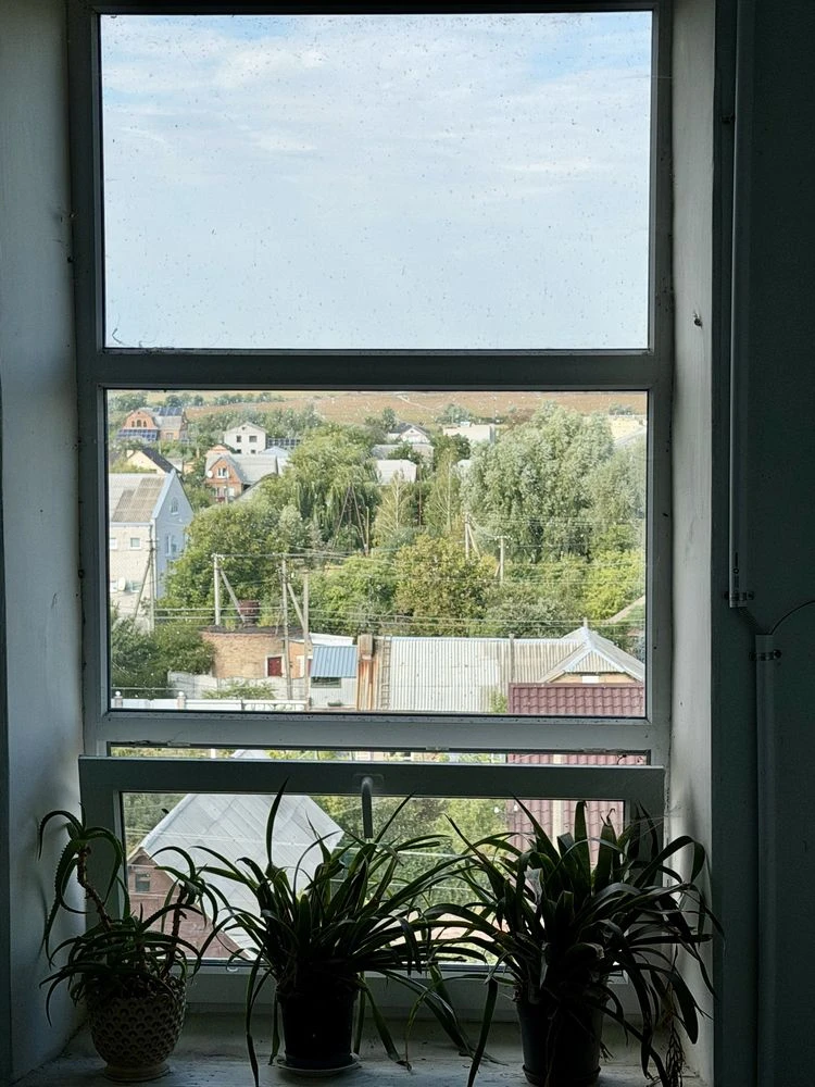 Продається трикімнтана квартира з автономним опаленням