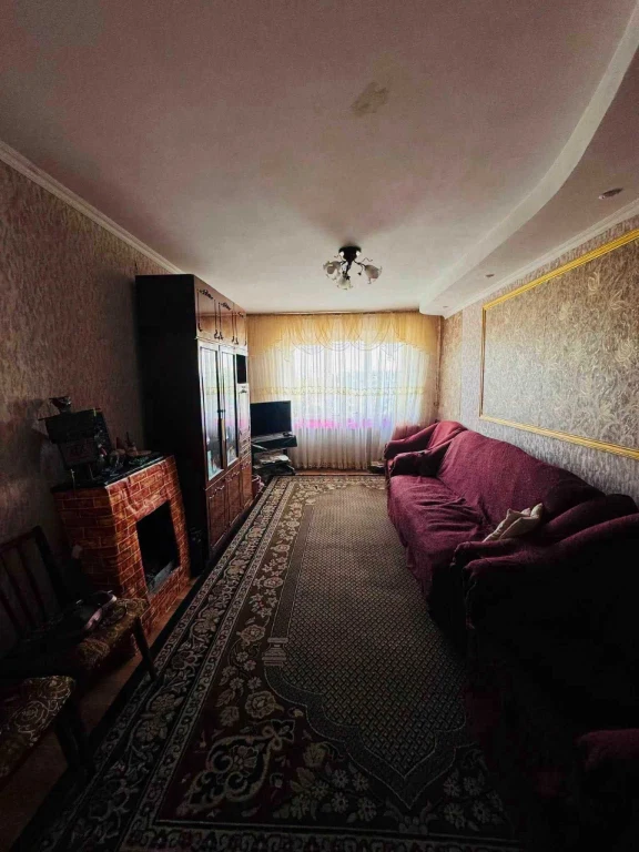 For Sale: Three-room apartment