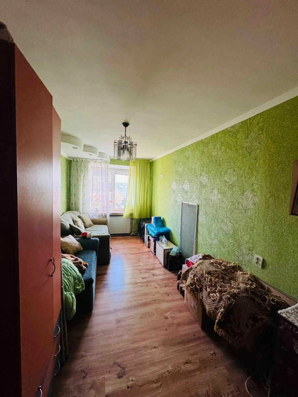For Sale: Three-room apartment