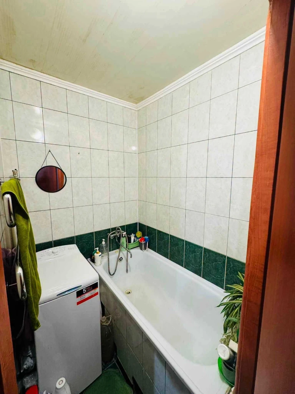 For Sale: Three-room apartment