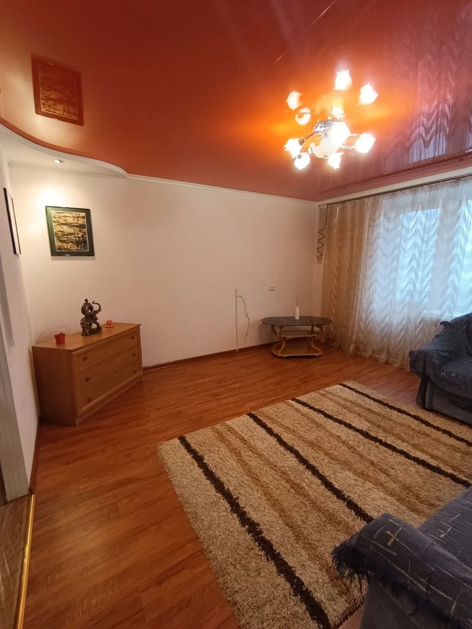 Three-bedroom apartment in the city center