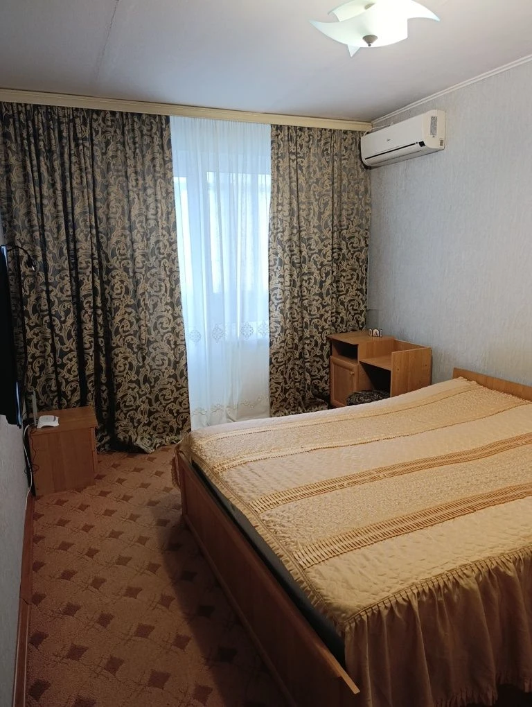 Three-bedroom apartment in the city center
