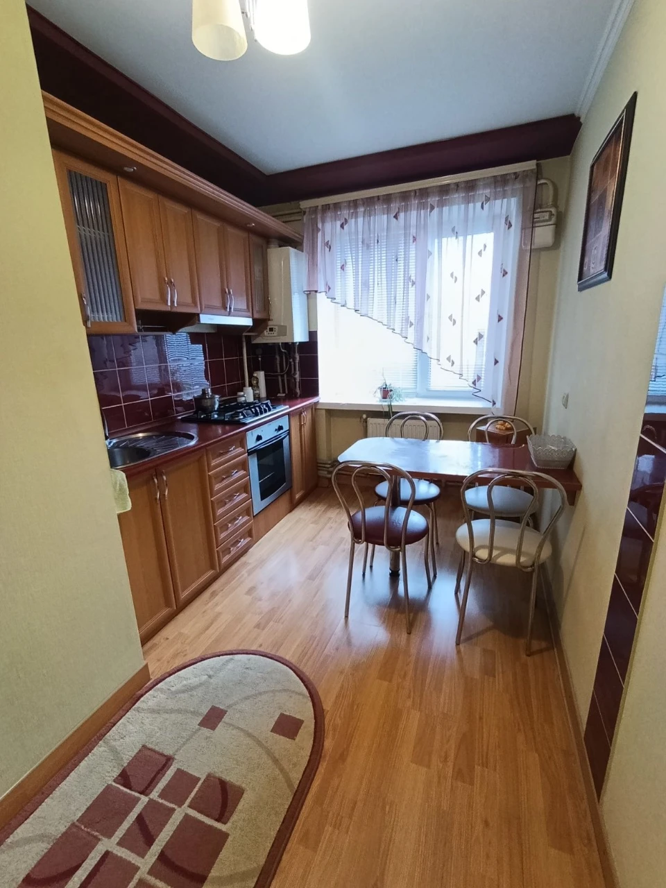 Three-bedroom apartment in the city center